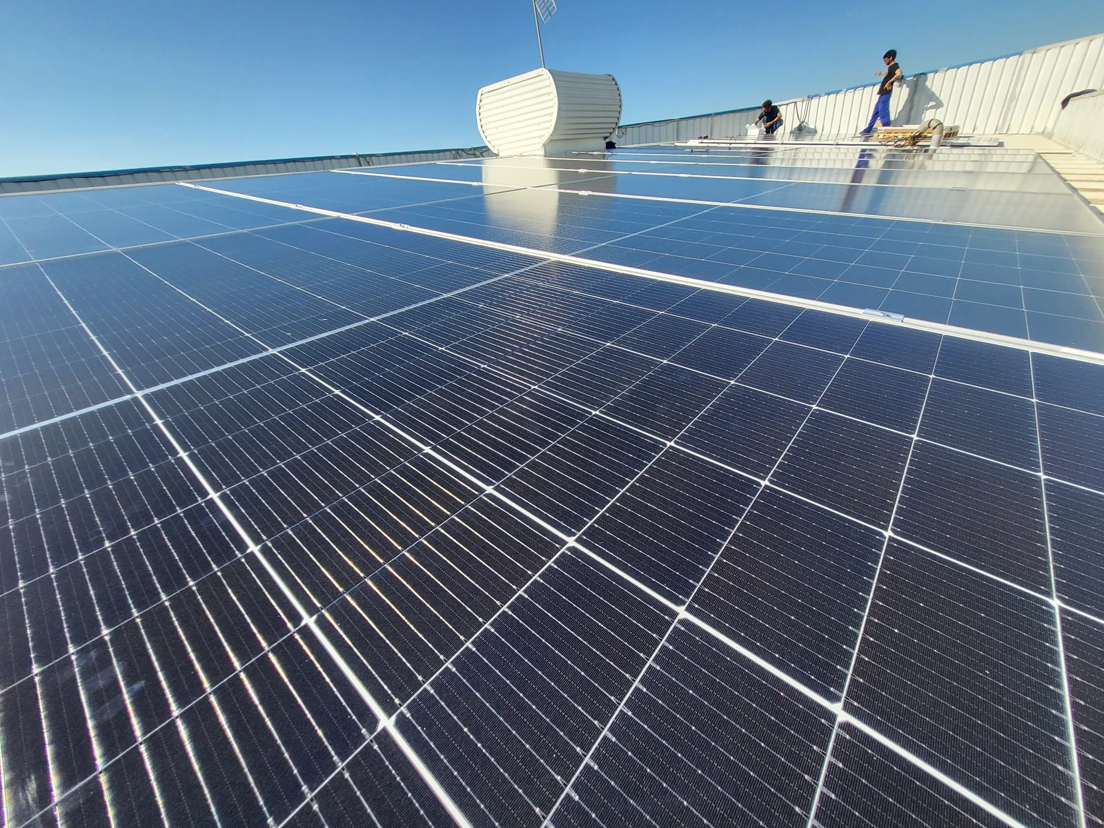 Paneles solares de las instalaciones de Inferencia Integral